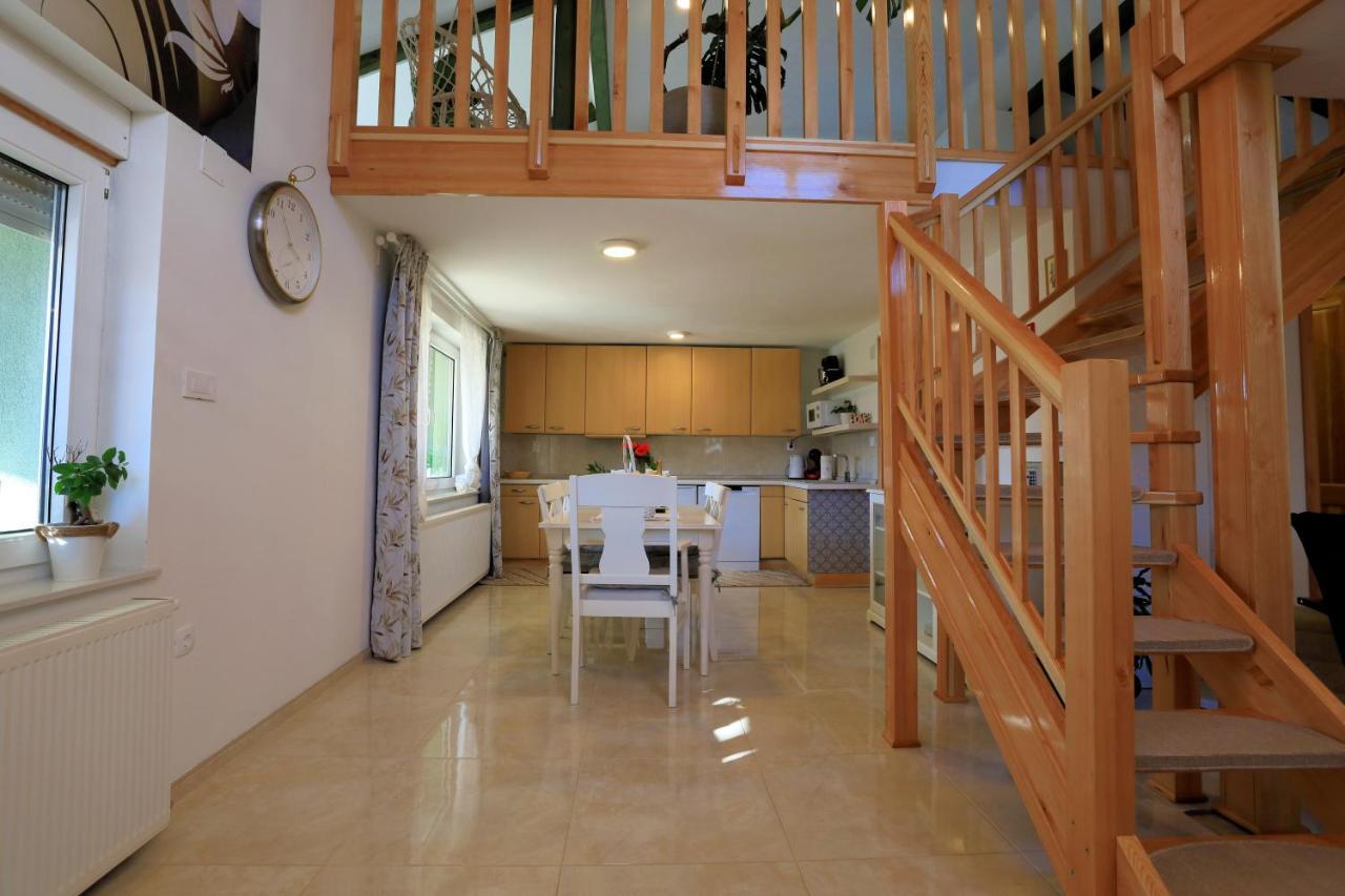 Luxury Apartman Alex With Sauna In The Village Otočac Buitenkant foto
