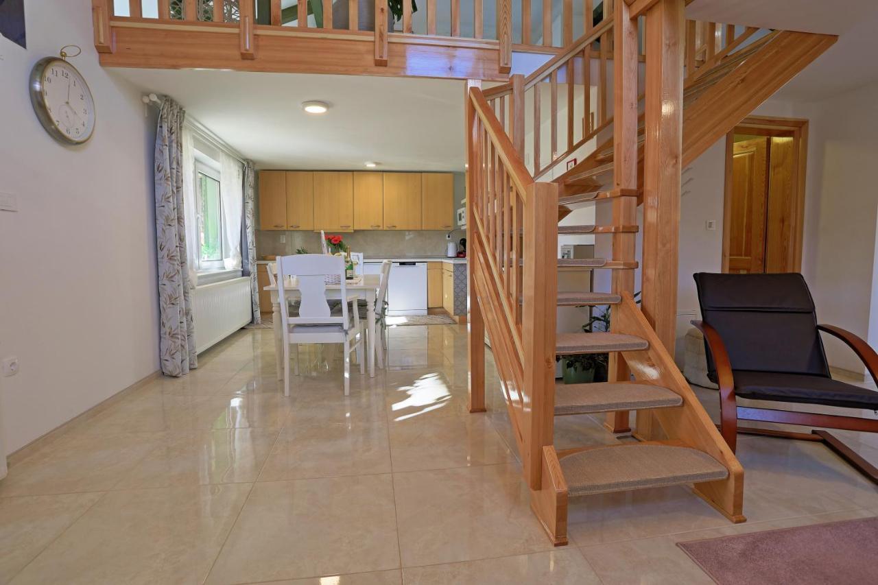 Luxury Apartman Alex With Sauna In The Village Otočac Buitenkant foto