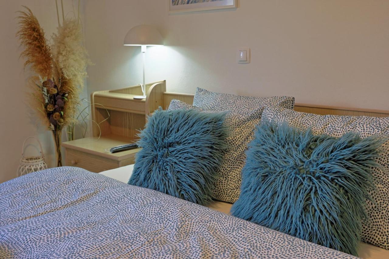 Luxury Apartman Alex With Sauna In The Village Otočac Buitenkant foto