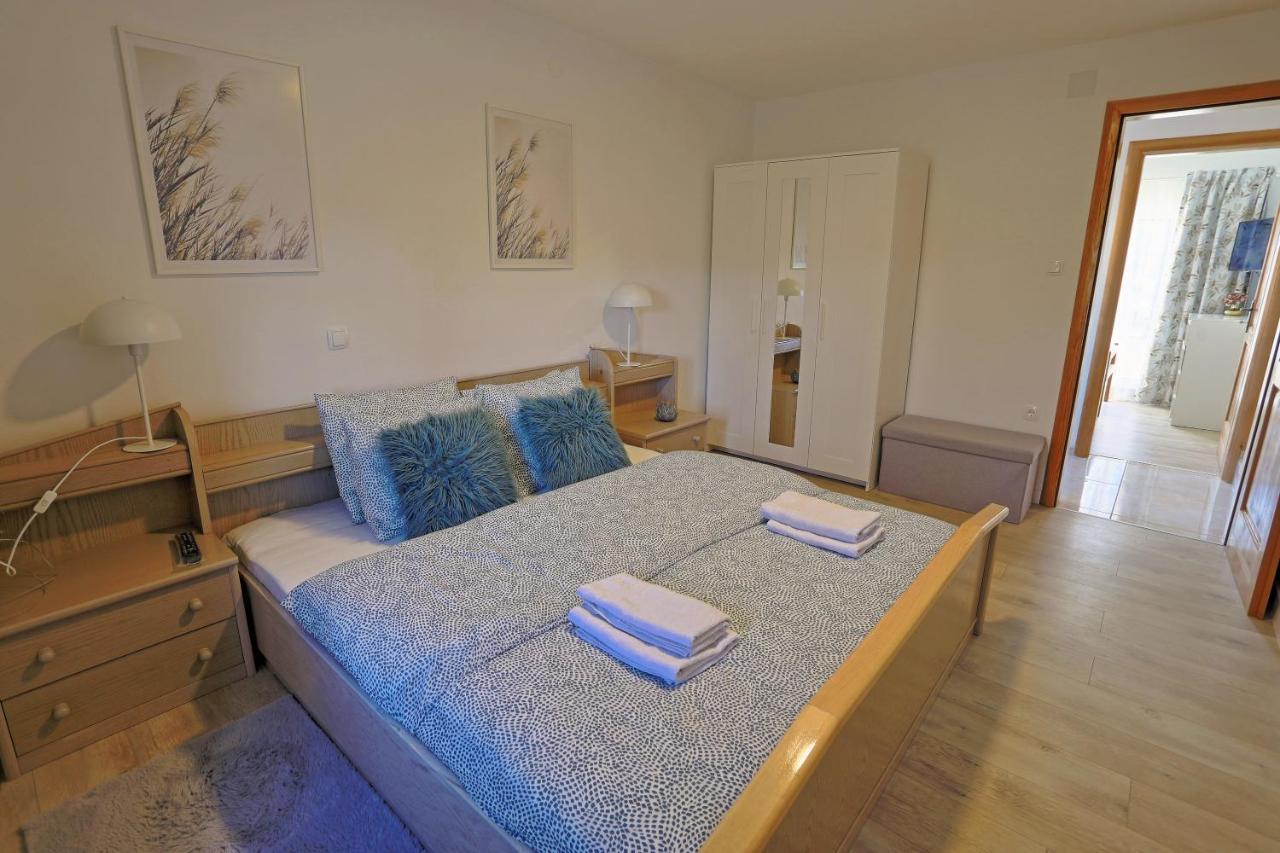 Luxury Apartman Alex With Sauna In The Village Otočac Buitenkant foto