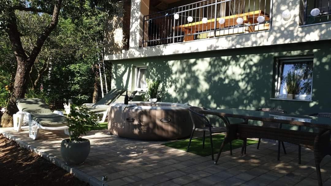 Luxury Apartman Alex With Sauna In The Village Otočac Buitenkant foto